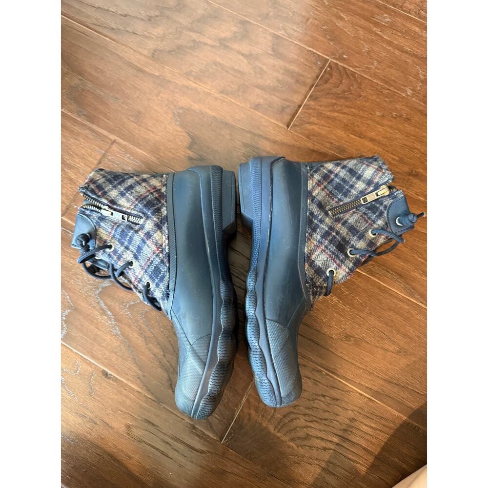 SPERRY Women’s Saltwater Duck Boot quilted flannel size 8.5 - Picture 2 of 7